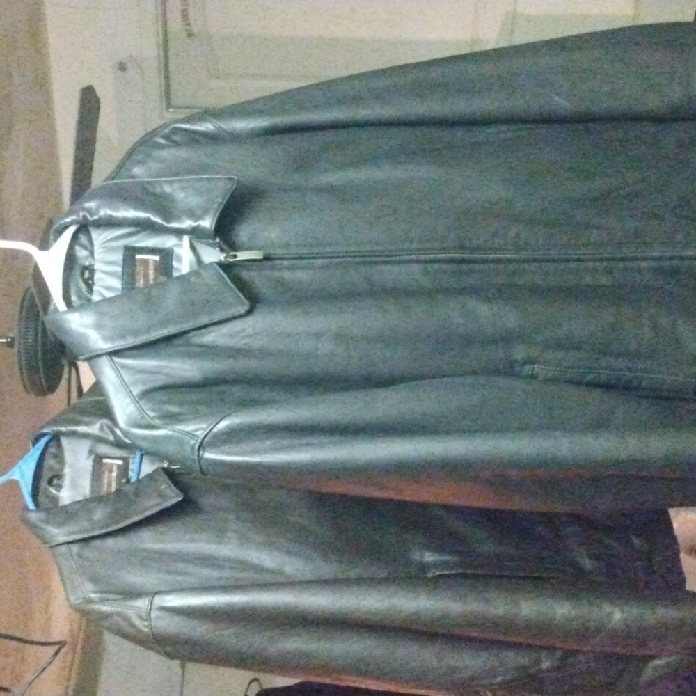 Two JOHNSTON & MURPHY LAMB LEATHER JACKETS SIZE XL ONE BLK AND ONE BROWN